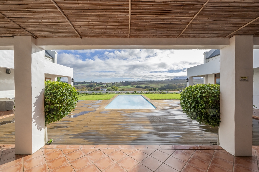 7 Bedroom Property for Sale in Stellenbosch Farms Western Cape